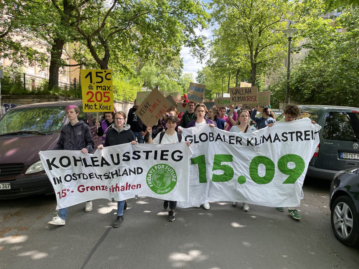 🥳 Wir starten heute in Dresden mit der Mobilisierung für den Globalen #Klimastreik am 15. September. Hier könnt ihr schon jetzt Sticker bestellen: fff.link/mobi23