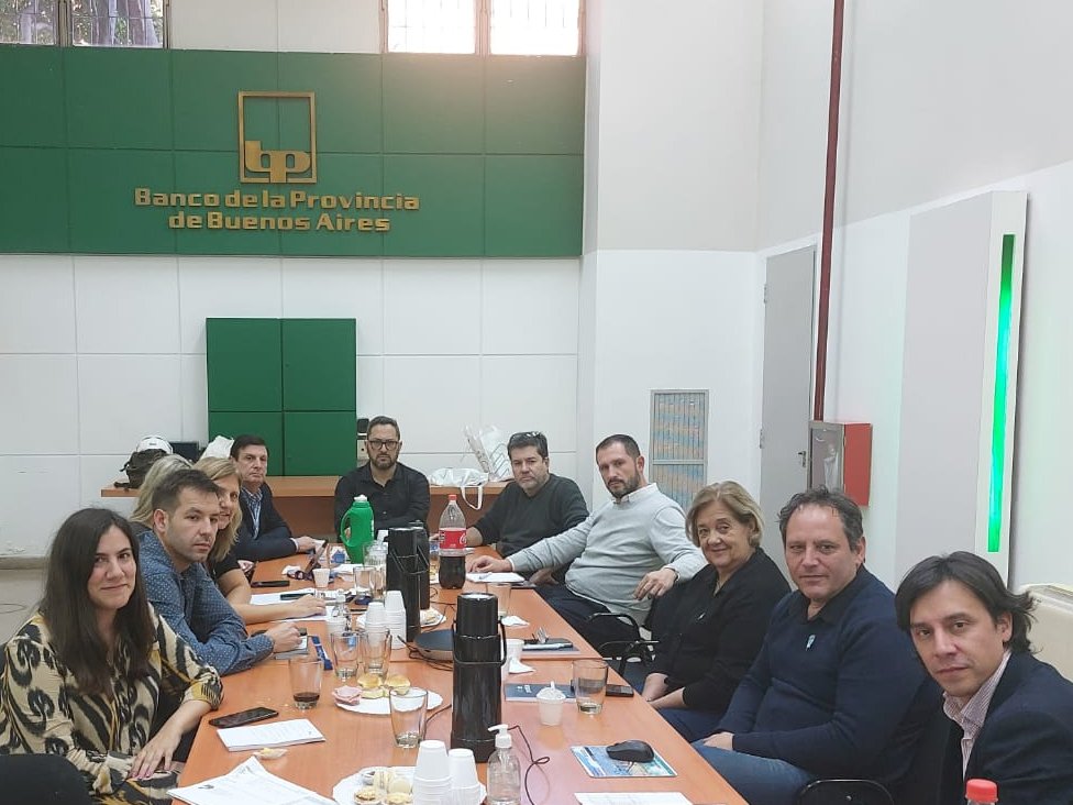 FDGaldos's tweet image. Gran reunion mensual de #ConsejoConsultivo @bancoprovincia #RegionalSur participe por @fprobuenosaires en representacion de @Cepba junto a @mauge2702 presidenta de @camarafocava y Ricardo Solari de @CAPERShow