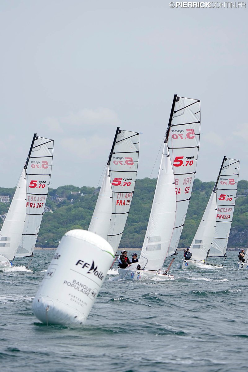 FFVoile's tweet photo. #JOUR2
Dans la grande rade de @BrestFr sur les sites de Lanvéoc, Roscanvel, Camaret et Brest : 170 bateaux participent au @GPEN_ avec des conditions idéales pour un beau week-end de voile, de sensations et de plaisirs.
#MiniJi #Corsaire #Waszp #Open570
📸P Contin & C Breton https://t.co/OoUcKG1Mbs