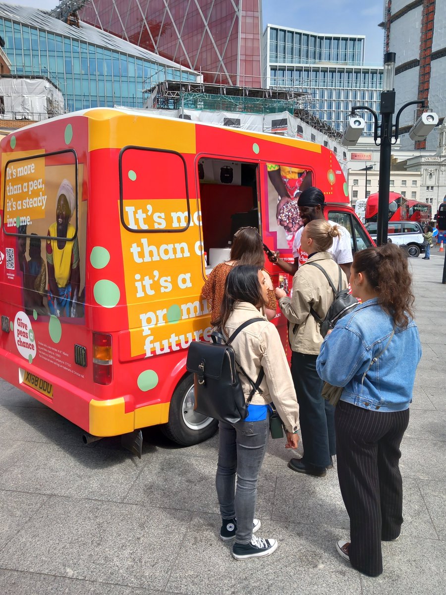 The Christian Aid pigeon pea food tour continues today at London Victoria station. Great to sample some delicious tacos, using this climate resilient food from Malawi #CAWeek #GivePeasAChance