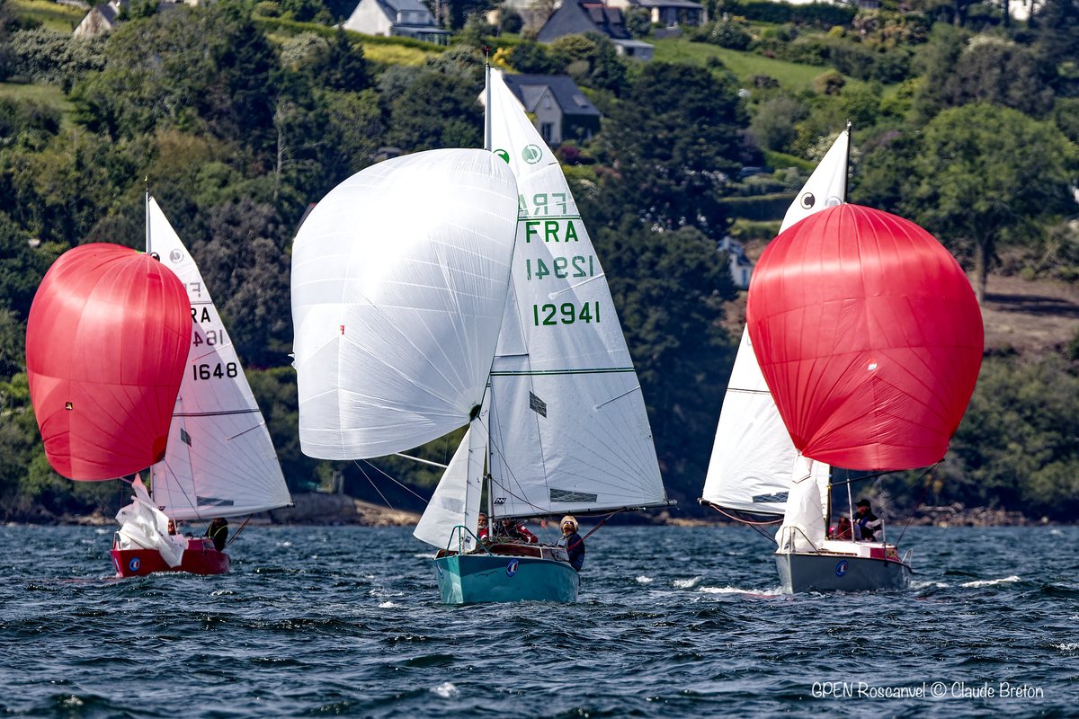 FFVoile's tweet photo. #JOUR2
Dans la grande rade de @BrestFr sur les sites de Lanvéoc, Roscanvel, Camaret et Brest : 170 bateaux participent au @GPEN_ avec des conditions idéales pour un beau week-end de voile, de sensations et de plaisirs.
#MiniJi #Corsaire #Waszp #Open570
📸P Contin & C Breton https://t.co/OoUcKG1Mbs