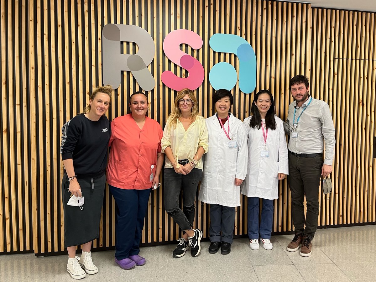 StAndreuSalut's tweet photo. VISITA | Ens encanta col·laborar amb la Càtedra de Cures Pal·liatives UVic-UCC.

➡️ Aquesta vegada hem acollit dues infermeres de Singapur a qui hem pogut explicar el nostre model d’atenció al final de la vida i el model #LiberaCare amb què treballem a la Residència Sant Andreu. https://t.co/DdkuYePHjt