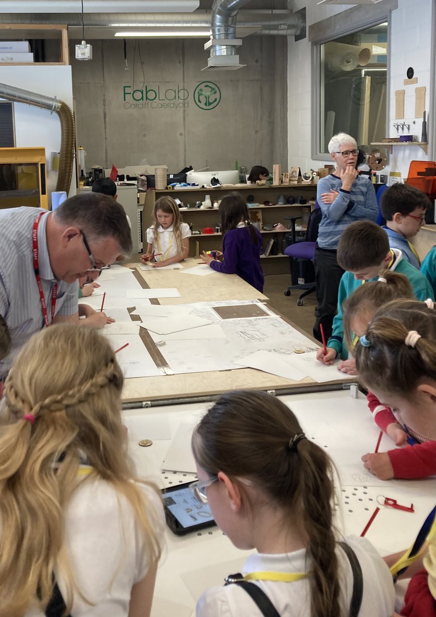 OKeefeV3's tweet photo. Thank you @fablabcardiff for a wonderful afternoon making badges &amp; showing local school children the latest tech! #3Dprinting  @glyncoedprm1 @BrynCelynPrm @GreenwayPrimary @TrowbridgePS @GlanYrAfonPS @Pont_Primary @OakfieldCardiff @penybrynps 
@cardiffmetlearn #cardiffmet #CSAD https://t.co/xCK20qJ6Wb