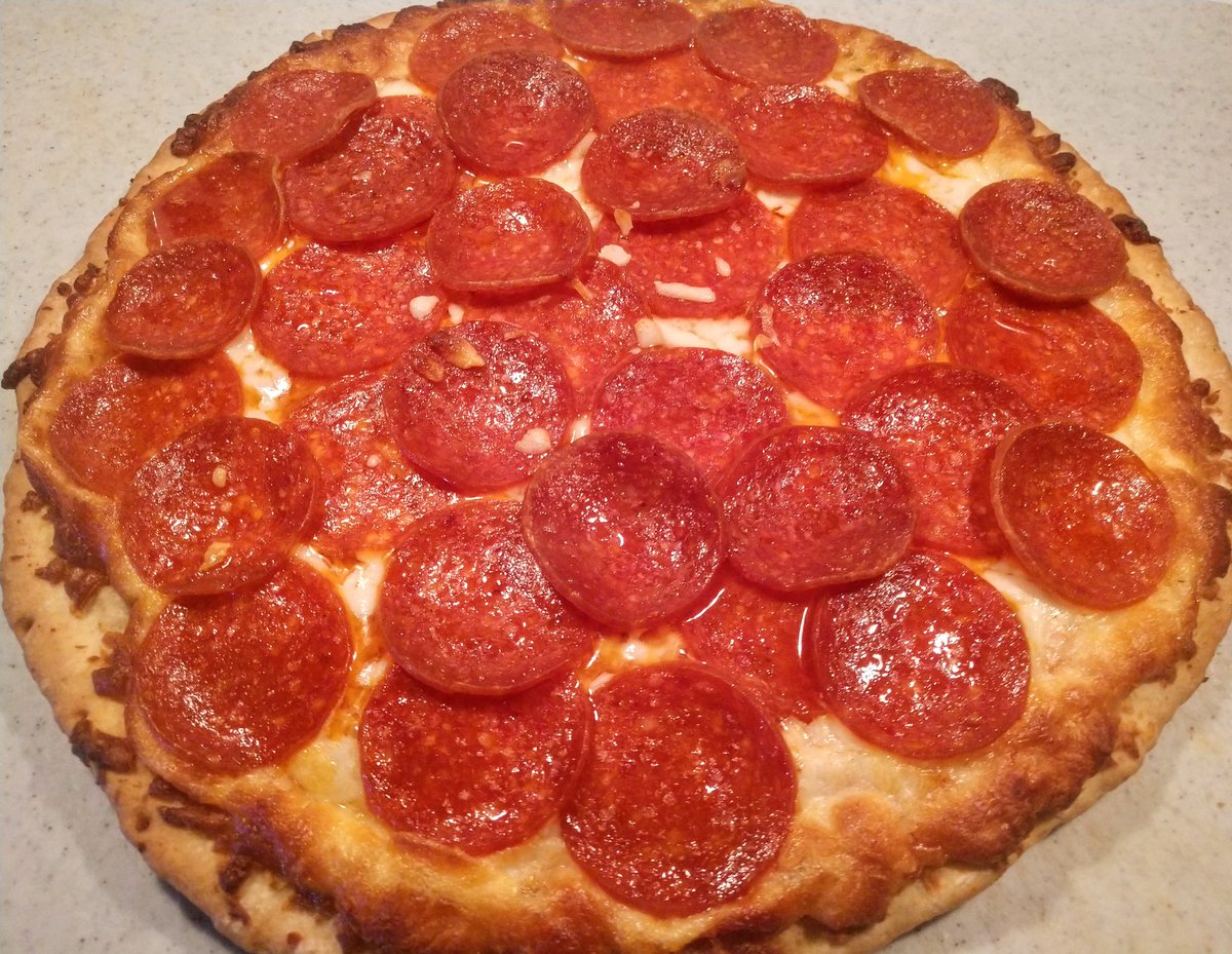 chris galardi (KidGuzzi) (@chris_galardi) on Twitter photo If you like #pepperoni you will love <a href="/ScreaminPizza/">Screamin' Sicilian</a> frozen #pizza
It comes with this much pepperoni!! If you like #pepperoni you will love <a href="/ScreaminPizza/">Screamin' Sicilian</a> frozen #pizza
It comes with this much pepperoni!!