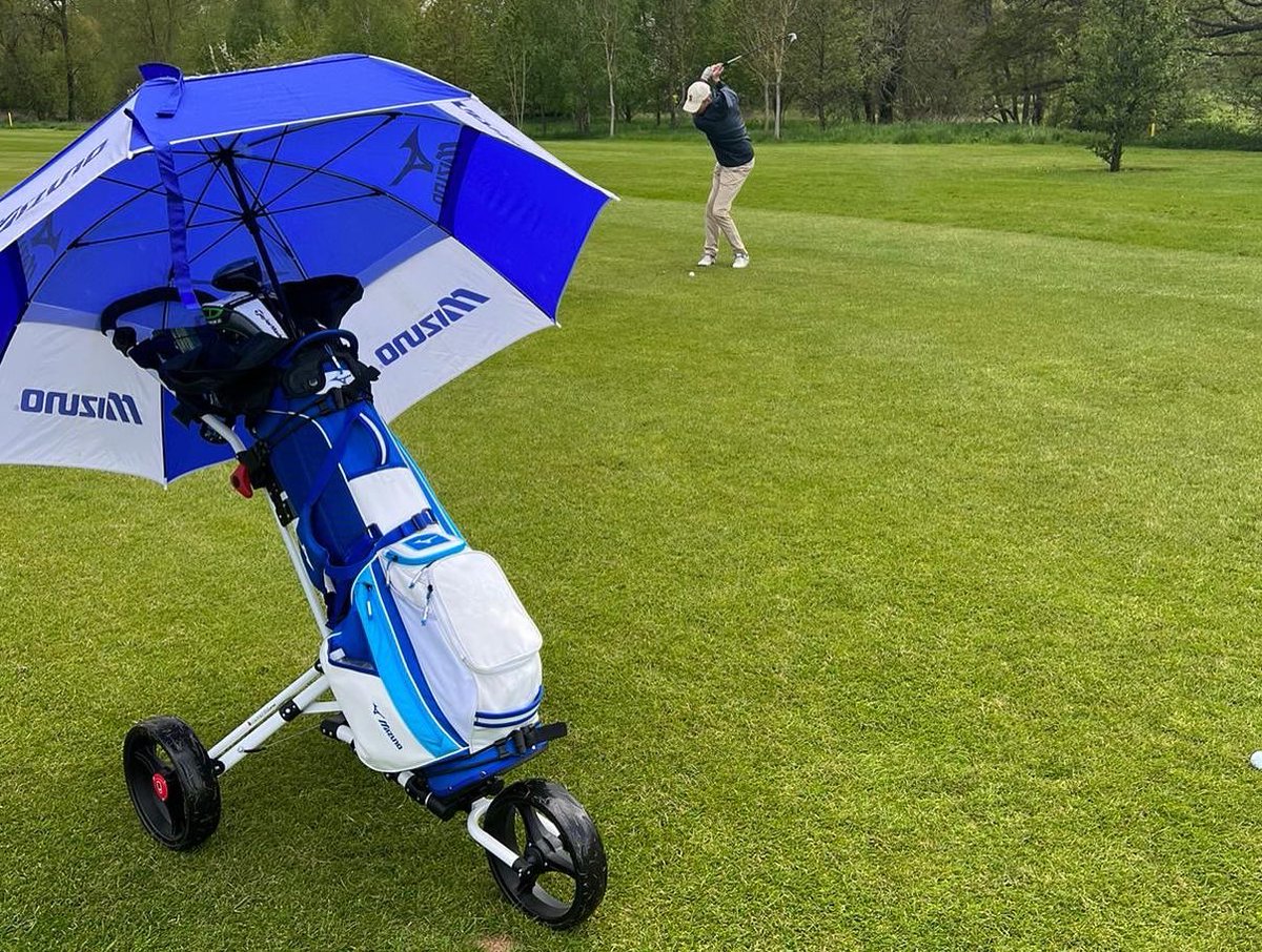 DesignArmstrong's tweet image. A belated post on the @loroshospice annual Golf Day, raising over £28,000 - to ensure Loros can continue to be there for terminally ill patients &amp;amp; their families across Leicester, Leicestershire and Rutland 

#lifeindesign #Lorosgolfday #golf #nicewalk