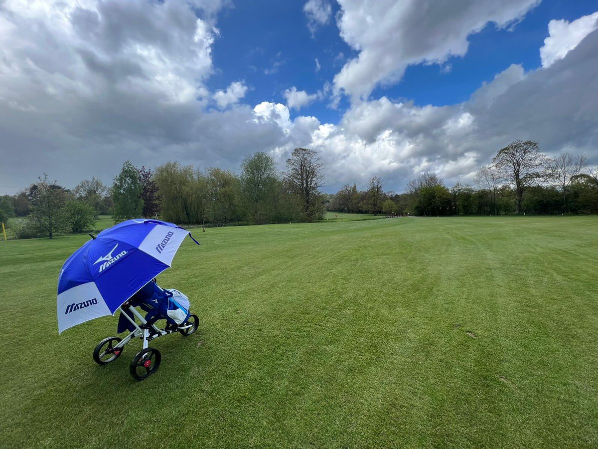 DesignArmstrong's tweet image. A belated post on the @loroshospice annual Golf Day, raising over £28,000 - to ensure Loros can continue to be there for terminally ill patients &amp;amp; their families across Leicester, Leicestershire and Rutland 

#lifeindesign #Lorosgolfday #golf #nicewalk
