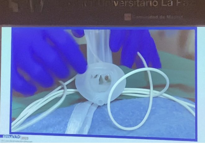 VISIONDSG3MoroT's tweet photo. Gracias SIMUVAD Madrid 2023. Gracias Dr Miguel Astrain Aguado y al Complejo Hospitalario de Cartagena (España) #VisionMask y #PMH aumentando aún más la seguridad en los quirófanos del territorio nacional. Ventilación de rutina bajo visión continua. VM 5 accesos https://t.co/9EbkEfRYeF