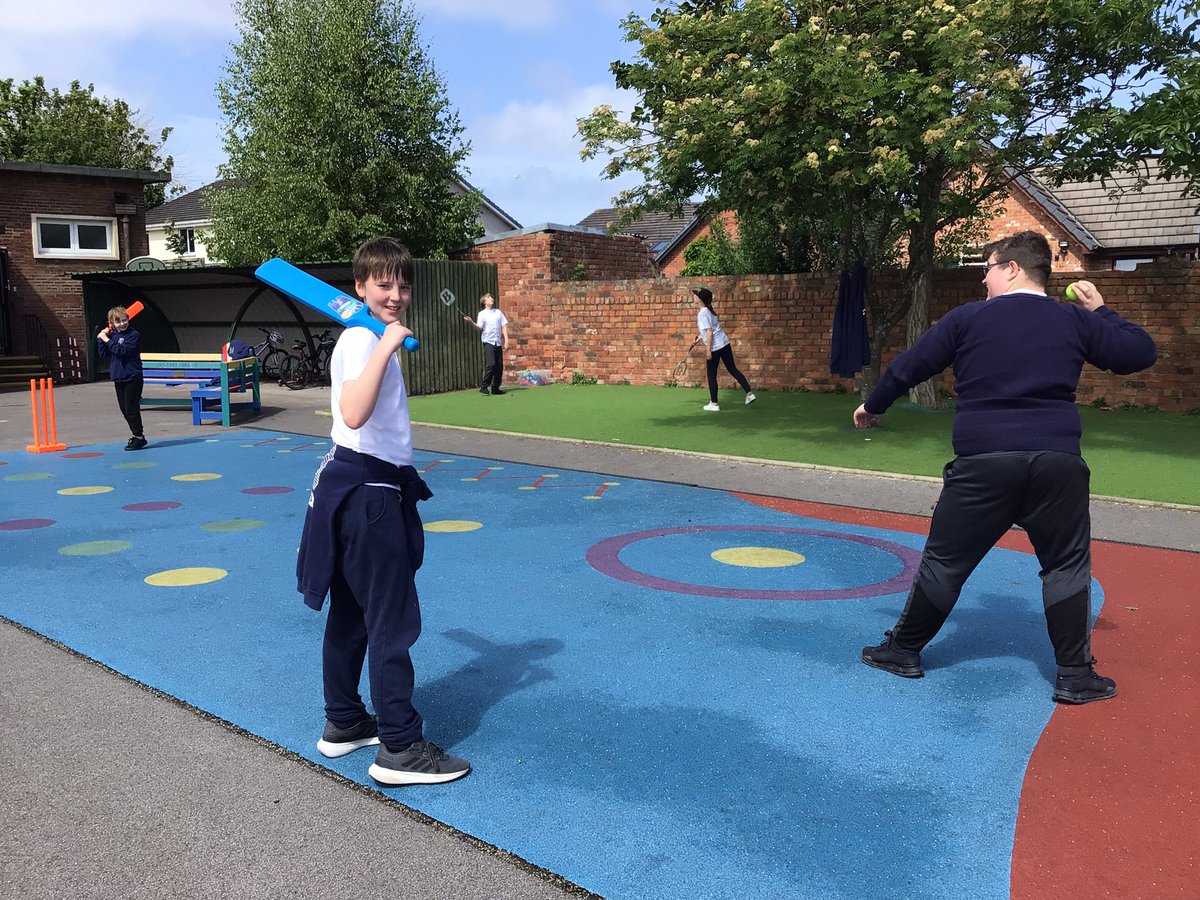 6W_MrsWard's tweet photo. Year 6 have had a lovely PE session in the sunshine today! All the children had a choice of activity and we had games of netball, football, basketball occurring as well as skipping and cricket skills. #MakeADifference @Olol_sport @ololprimary_HT @ololprimary https://t.co/XvrliZouy0
