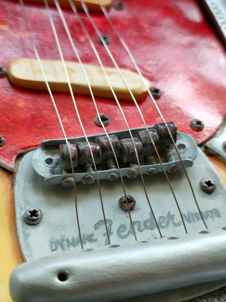 ■ Fender Mustang 65／フェンダームスタング65 ■
#Fender #FenderMustang #guitar #electricguitar #photoframes #フェンダー #フェンダームスタング #ギター #エレキギター #フォトフレームアレンジ #粘土 #粘土細工 #clayart #char #clayart #miniatureart #miniatureguitar #ミニチュアギター