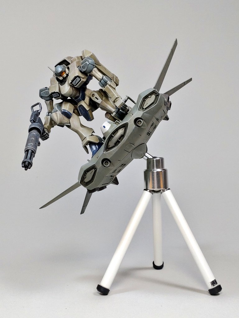 fuusanhobby's tweet photo. 飾り台は、簡易三脚 (*^^)v
自由雲台ですので、好きな角度で固定出来ます o( ^_^ )o
https://t.co/QIfjYCe58F
.
#バンダイ #水星の魔女 #ザウォート #ティックバラン #BANDAI #ZOWORT #TICKBALANG https://t.co/jgB53RDLSr