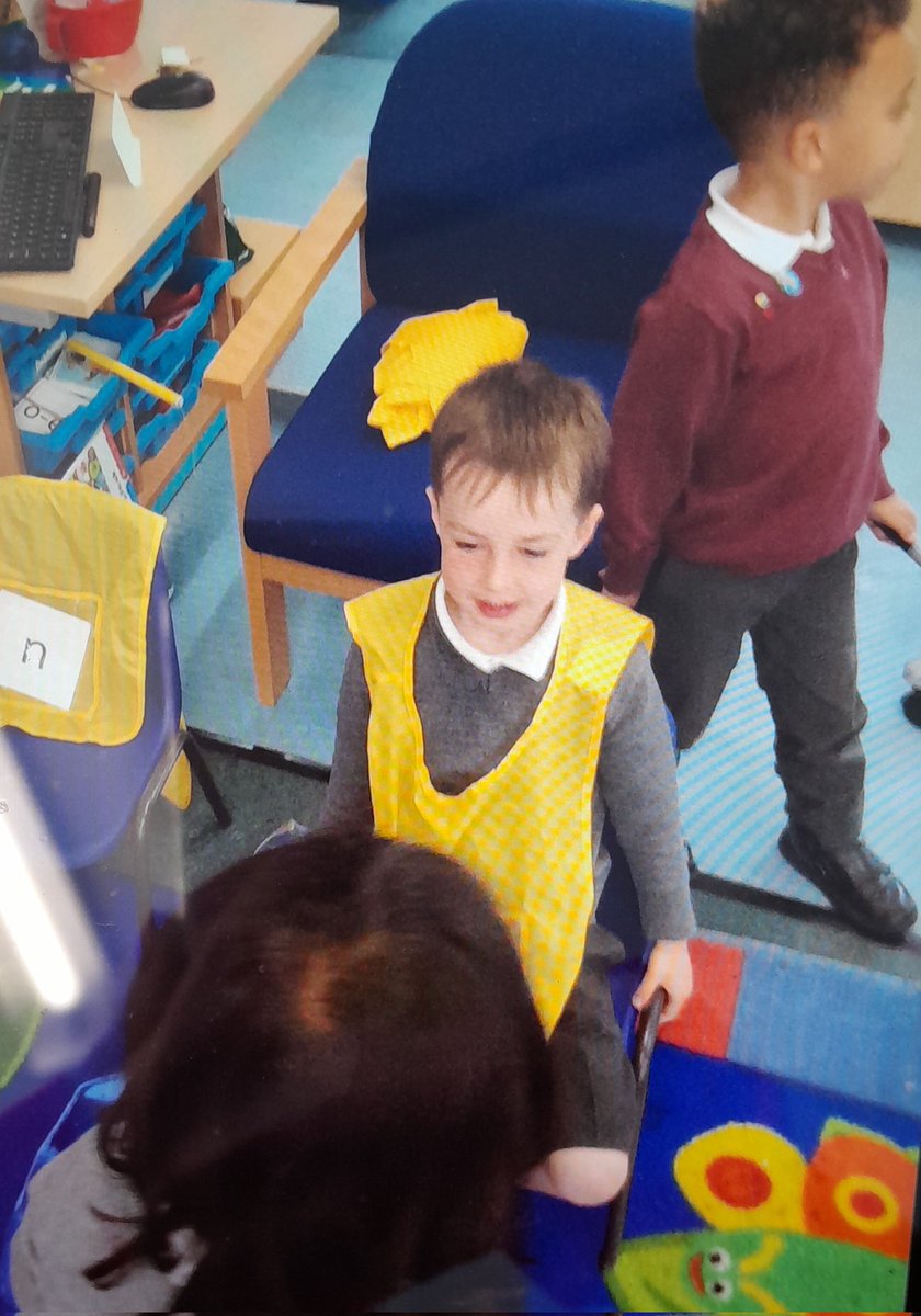 nearycohen's tweet photo. Reception class were having a blast practising their phonics through phonics games this morning. It's amazing to see how engaged and enthusiastic they are about learning! #phonicsfun #earlyyearseducation #teachingrocks ๐๐ค๐ @busheyheathjm https://t.co/BY4Z03Nin5