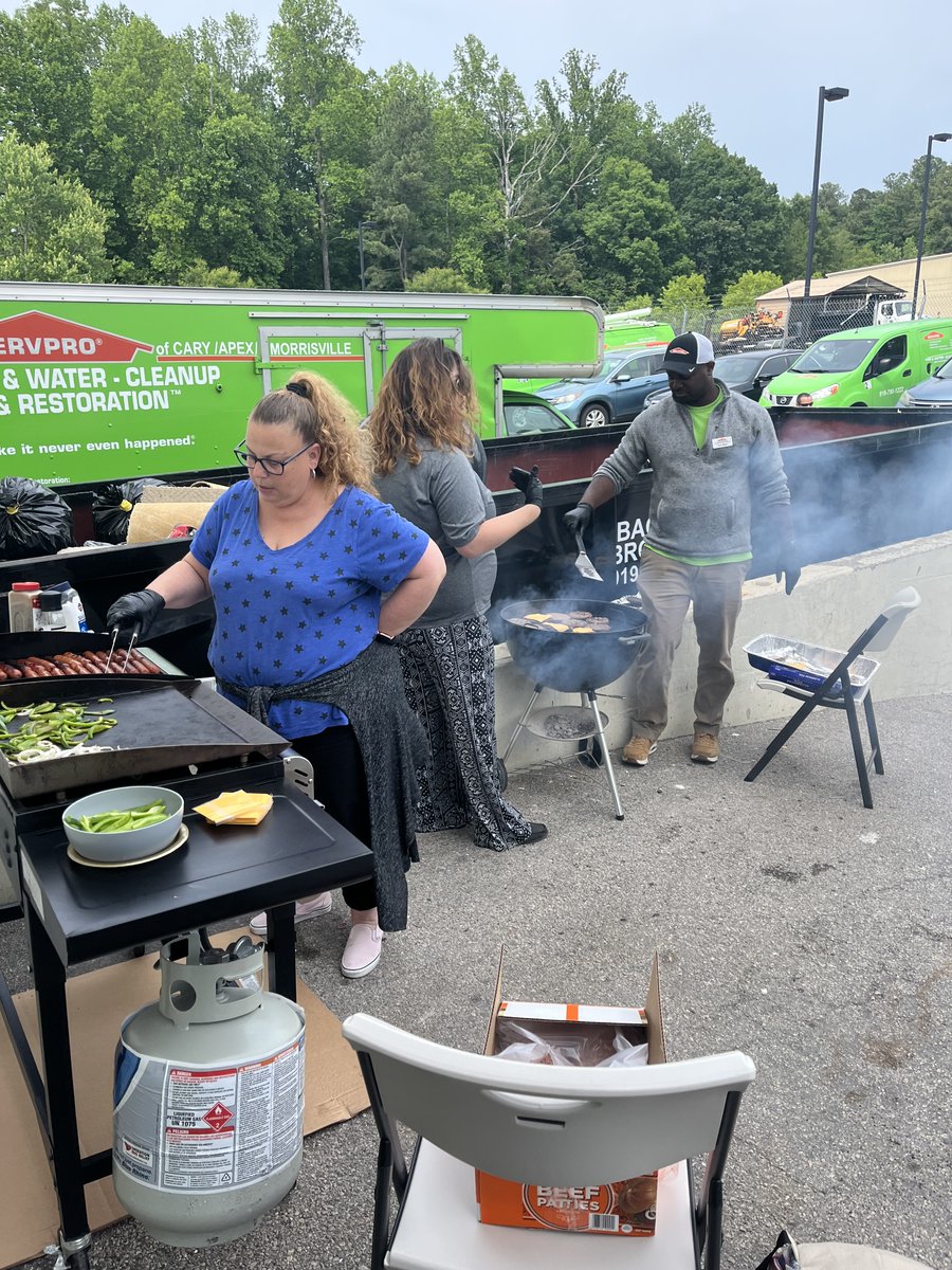 Servpro_Stevens's tweet photo. Yesterday, we had a #servproteamstevens cookout! As our staff grows, this is a great way for us to be able to meet everyone and enjoy time together as a staff. We also really enjoy food. 😁
#servpro #heretohelp #likeitneverevenhappened https://t.co/3cggoiYVnl
