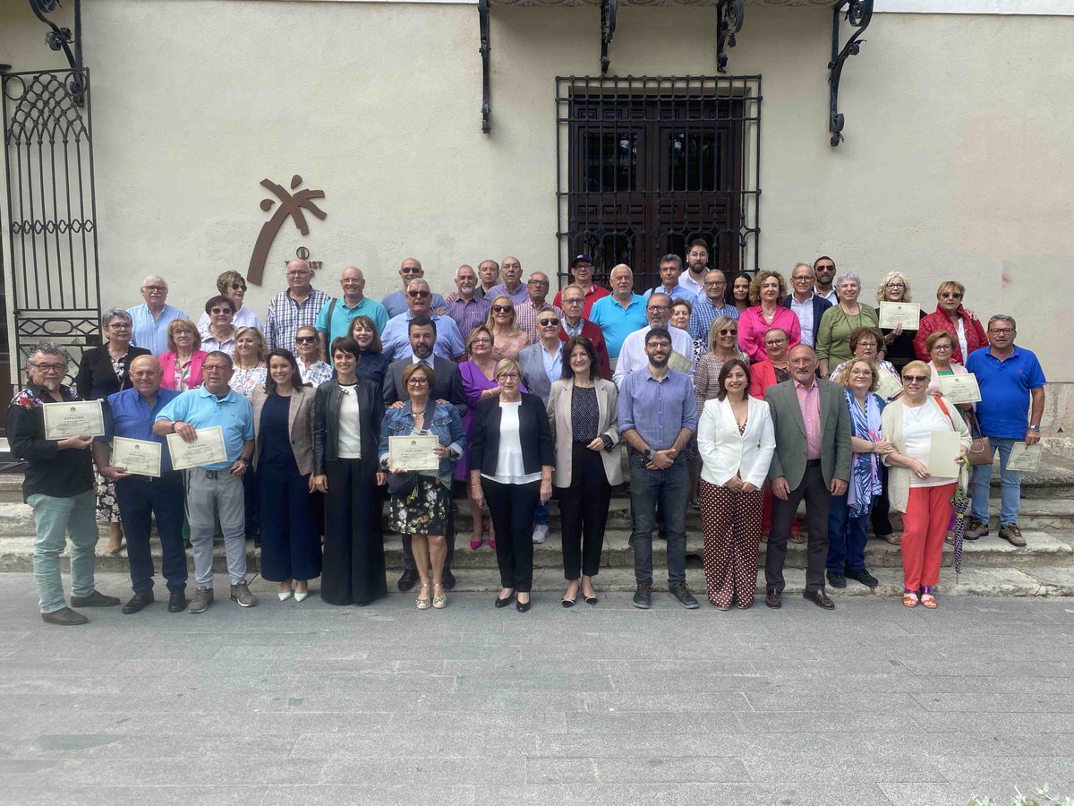 El Ayuntamiento de Orihuela, a través de la concejalía de Recursos Humanos, ha rendido homenaje a 73 funcionarios que se han jubilado durante esta legislatura con motivo de la celebración de Santa Rita
orihuela.info/orihuela-homen…