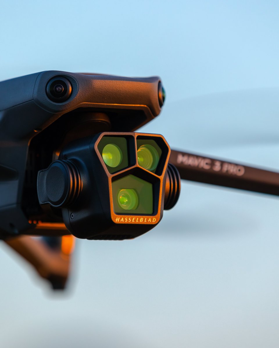DJIGlobal's tweet photo. When you use the 166mm lens. to get muuuch closer to the action 🤳

📸: IG/ h0rdur, #Mavic3Pro https://t.co/hc07D6tCk1