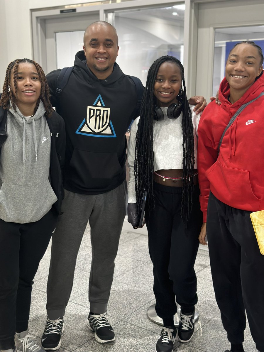 Only1_Nee's tweet photo. #ProMovement x #TeamHypeSouthEllite
🙏🏾🙏🏾🙏🏾
@AlayaGrane @GrierTaliah @TayelorDavis @Jarrett_PRO
@TeamHypesouth https://t.co/3A2DrkXZh8