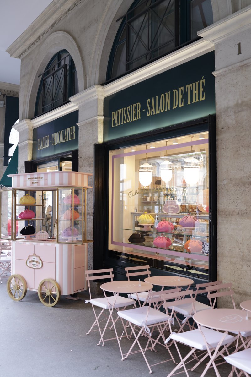 weekendmaxmara's tweet photo. #PasticcinoBag dresses the pastry shops of Sébastien Gaudard for the second stop of the #PasticcinoBagWorldTour now landing in France. A delectable experience awaits in #Paris from May 12 to May 21 at @sebastiengaudar shops in Rue des Pyramides, 3 and at Rue des Martyrs 22. https://t.co/936rERmZMm