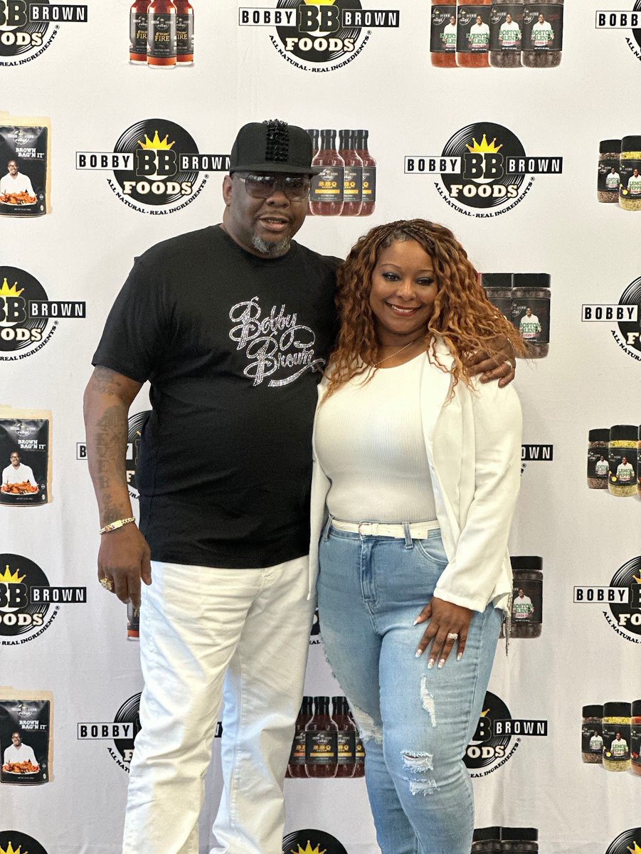 entmktggroup's tweet photo. The wait is over! Visit https://t.co/TiFBoFouG5 to download your meet and greet photos from the Norfolk &amp; Petersburg @kingbobbybrown events! And stay tuned for more events in the near future! 

#bobbybrown #bobbybrownfoods #vip #meetandgreet #photoop #emglive https://t.co/cXMh7Y8g6M