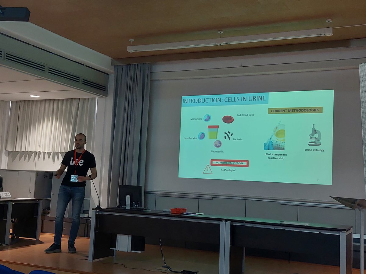 🔔Closing the Workshop we have #VictorNavarro with his work about urine cells quantification using a new Point-of-Care method.

#YRChem #PhD #Chemistry