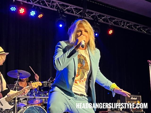 rockforlife1987's tweet photo. Happy 4️⃣0️⃣th Birthday, Olli Herman❣️(19.05.1983🇫🇮) Hyvää syntymäpäivää❣️ 🥳🥰🎂🧁🥂🎉🎈🎊🎇🎆🧨🎁♥️🎤🎸🤘🏻🎶🔥 #OlliHerman #RecklessLove #OlliHerman40 #HappyBirthdayOlliHerman #Hyvääsyntymäpäivää #PepeReckless #HessuMax #JalleVerne https://t.co/AHcr7HMEfg