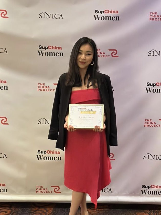 RcjWang's tweet photo. Absolutely delighted to receive @thechinaproj’s Rising Star in Entrepreneurship Award at the 2023 #SupChina Women’s Gala, on behalf of @LintrisCons! It’s wonderful to be recognised for our work in bridging East &amp; West to deliver leading health analysis for our global client base. https://t.co/XOxd7tZNNC