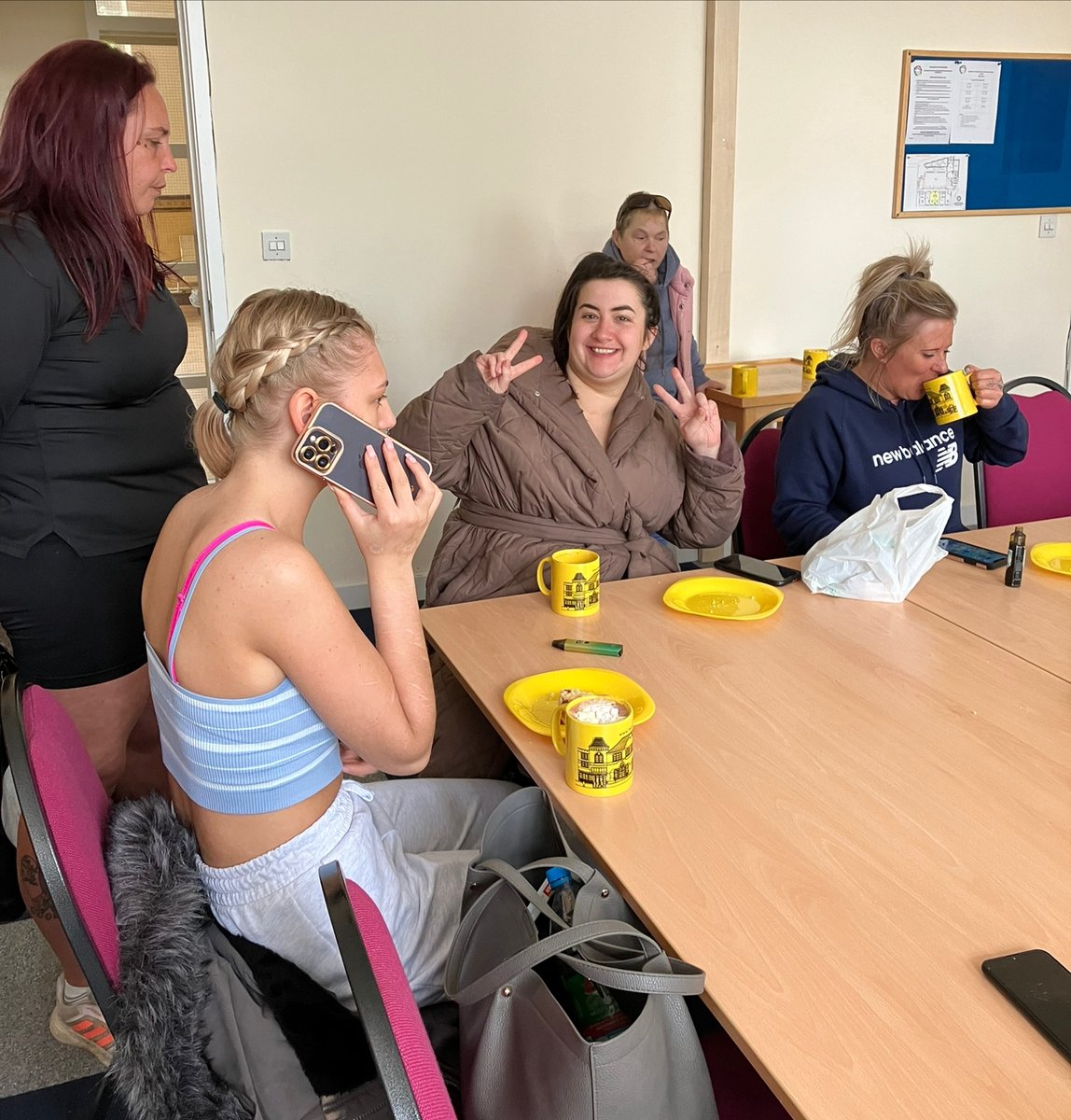 RRR_LUF's tweet photo. Last week the East held another awesome Hot Chocolate and Cake Afternoon to get ideas for new groups and events that you would like to see happen

Thank you to everyone that came and got involved! 🍰 

#Recovery #ServiceUserVoice #Unity #Connection #Community #Accrington https://t.co/Kqq57EUoVW