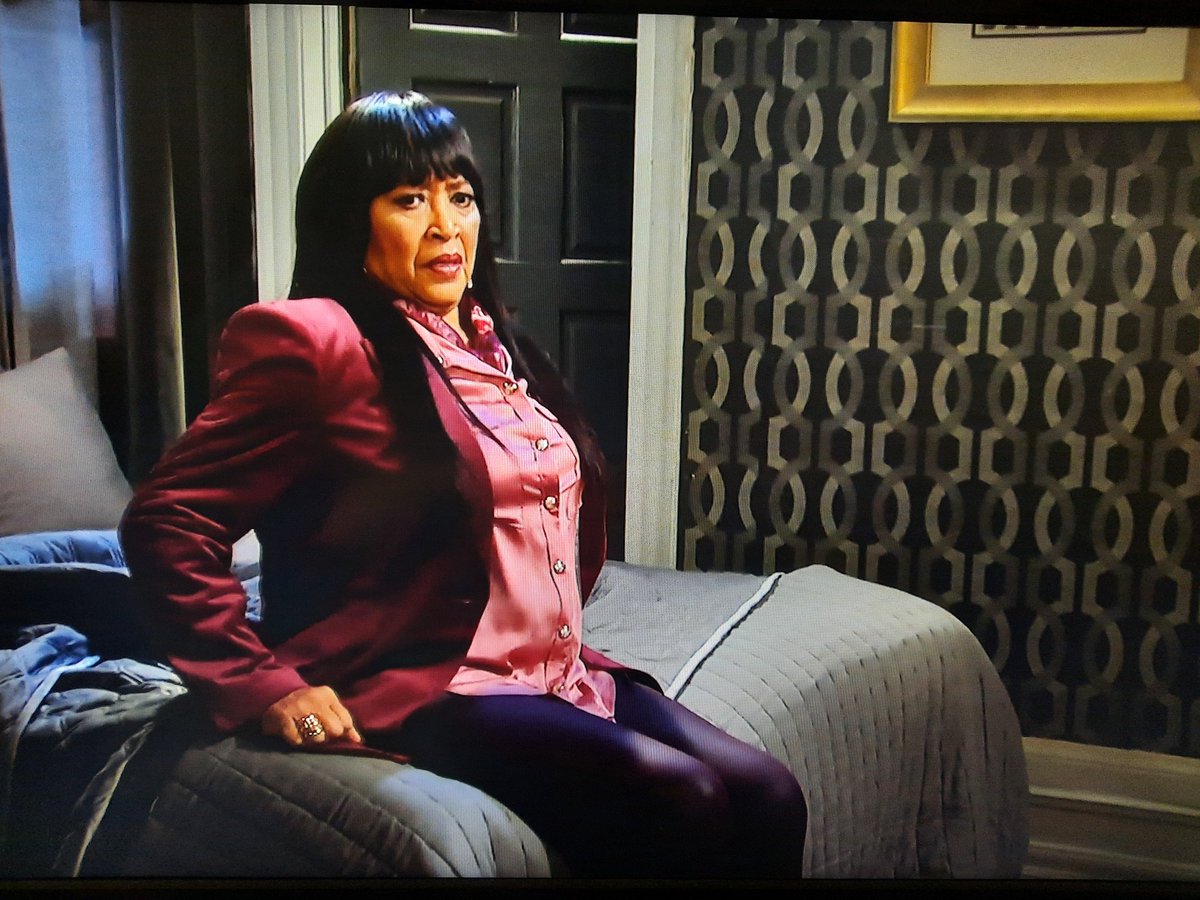 NielsenChrissi's tweet image. Excuse me but there is no way in hell that cheesy Colin is going to scare and intimidate Paulina Price 

He ain't got nothing on QUEEN Jackee Harry 

This strong beautiful Black actress has got this 

#Days #Pabe