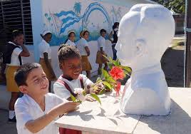 Martí fue el que más se preocupó por los niños, el que más se preocupó por 
la educación y el que más deseó convertir las fortalezas en escuelas.
#MartíVive 
#CubaPorLaVida
 #CubaCoopera 
<a href="/cubacooperaven/">Brigada Médica Cubana en Venezuela</a> 
<a href="/Pupomia1989/">Milagros Pupo</a> 
<a href="/CubaMir_Ven/">Brigada Médica Cubana Estado Miranda</a> 
<a href="/AsicIngenio/">Asic Ingenio Edo Miranda</a> 
<a href="/OleinisGonzalez/">Oleinis Gonzalez Santiesteban</a>