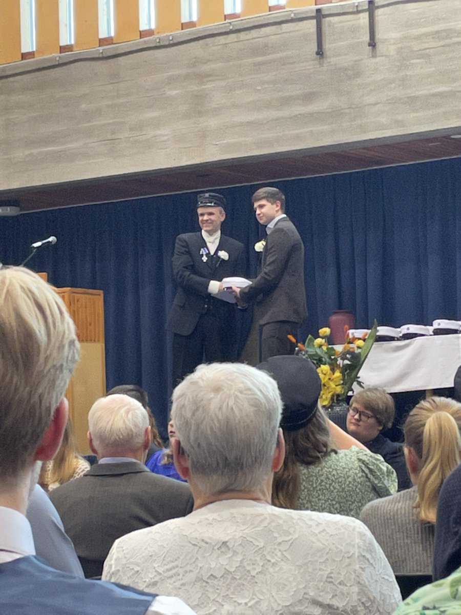 Benni stúdent🫶🏻ekkert eðlilega hlægilegur🤓