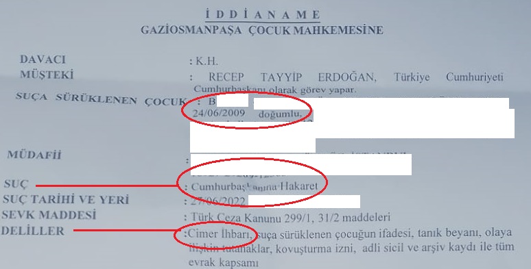 ismailari_'s tweet photo. Cumhurbaşkanı'na hakaretten ortaokul öğrencisi 13 yaşındaki bir çocuğu yargılıyorlar. Bu da belgesi 👇 https://t.co/uAaXDt3iUu