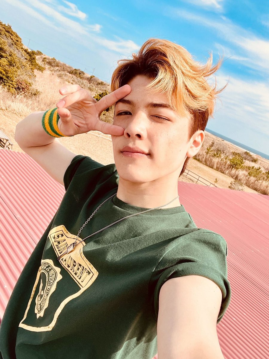 yumaknaez_'s tweet photo. [MAKI ON WV]

#MAKI : Are you THIRSTY for more? 🧡

#andTEAM 
#MAKI
#weversepost https://t.co/HduI9aqebf