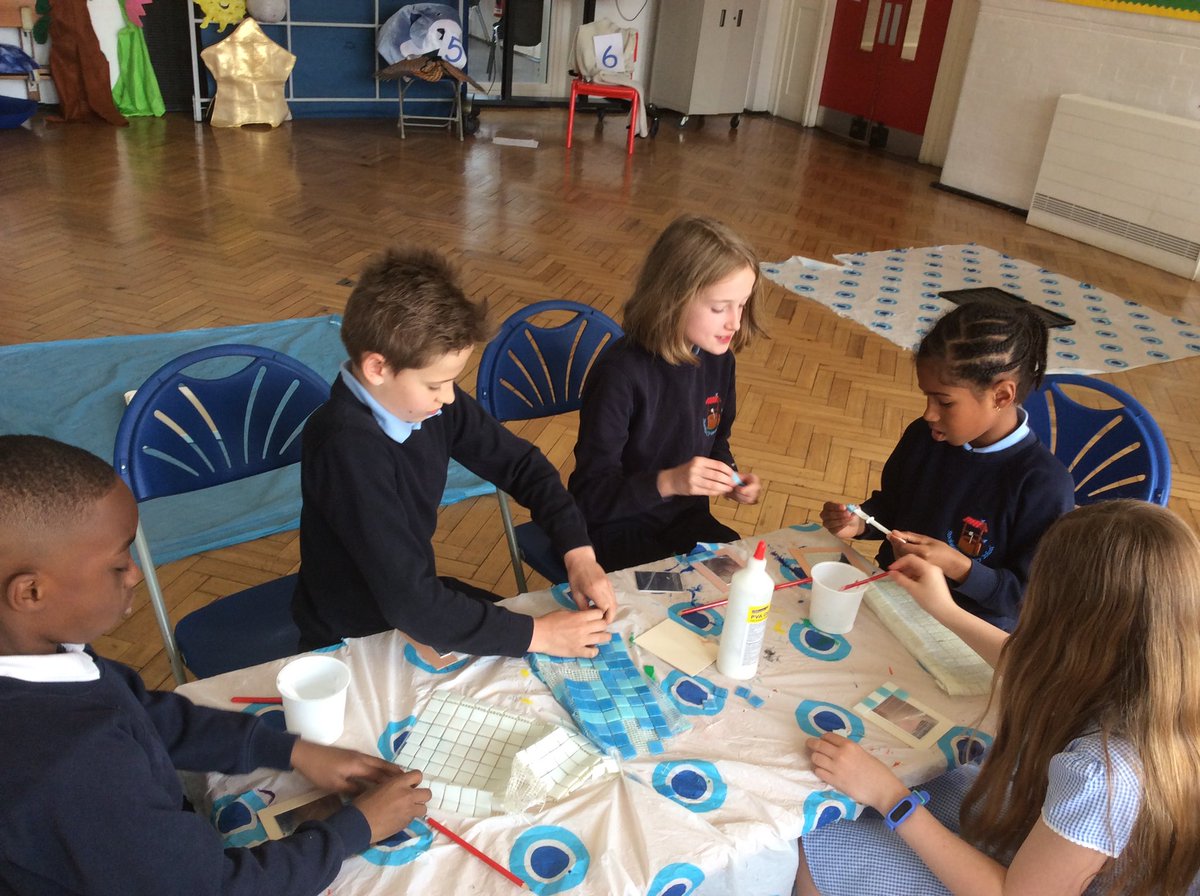 StockwellPri's tweet photo. ♻️ Reduce, Reuse and Recycle ♻️ 
Y4 enjoyed working with @Spinnakertrust1 learning about the importance of saving our world. They used recycled materials to create personal candle holders and mirrors. https://t.co/8ypmPQXzZx