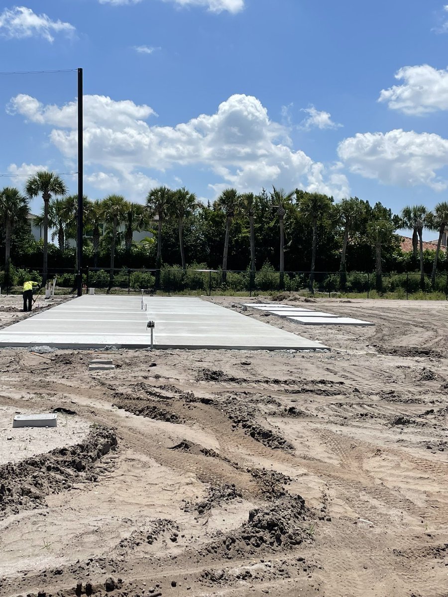 Garcia_Baseball's tweet image. Clay is coming along and concrete poured for the cages! #TheBoneyard  ⚾️🐶