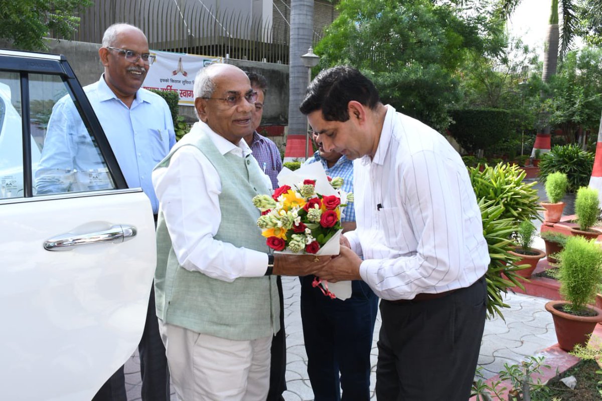 drusawasthi's tweet photo. Today, I visited IFFCO, Lucknow office for a short visit. I will meet and interact with IFFCO Uttar Pradesh Team and will discuss progress in #IFFCONanoUrea &amp; #IFFCONanoDAP. https://t.co/zaEEZzjCD9