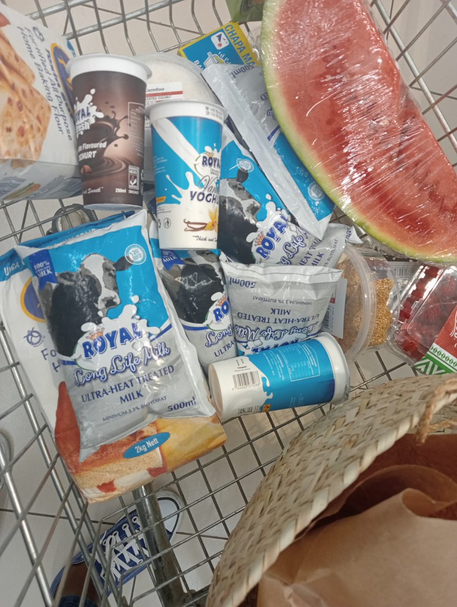 RoyalMilkBrands's tweet photo. For many people, Friday marks the end of a busy and potentially stressful week, so they may look forward to the weekend as a time to relax and recharge.And this is what they shop on a #friday afternoon
#simplythebest
#bestmilk
#wholemilk
#RoyalFresh
#Weekend
#shopping https://t.co/FFhj1TPoSF