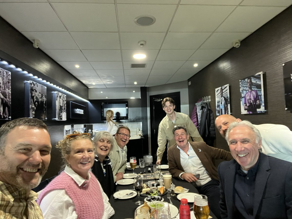 HTAdventureCo's tweet image. If #Carlsberg did #sportingbucketlists this would be it A huge thank you to @CastoreEngland for hosting use last night for the @NewcastleUtd_FC game. A photo pitch side a #NUFC 4 - 1 win and a signed shirt. Thank you so very much, you are amazing.