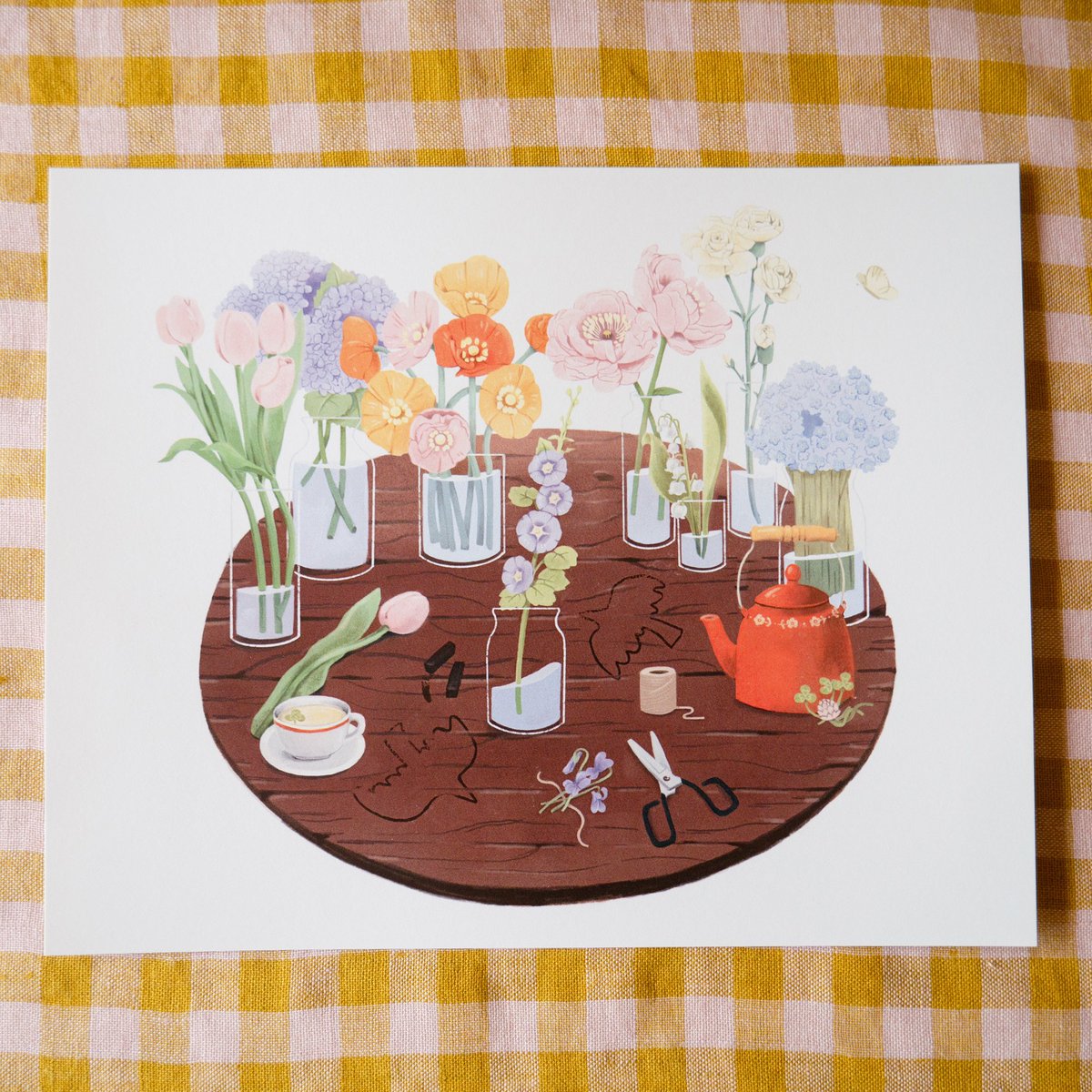 alicja_illo's tweet photo. The shop’s been stocked with two new products for spring! Adorn your walls with a new print or send a sweet gift to a friend! Happy shop update day 🌱💫 https://t.co/5NGBmA492k