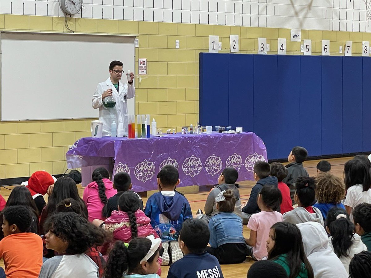 csl_msmax's tweet image. We can always count on Mad Science for a fabulous interactive learning experience! 🧪 💥@paulasummersed @MCPSCommunitySc