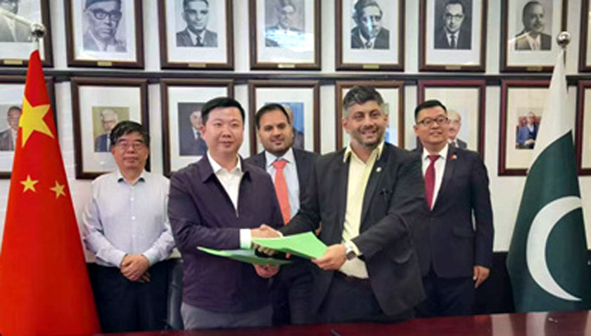 PakAndChina's tweet photo. First ever Pakistan-China #Business Forum on Industrial Relocation and Technology Transfer held at Pakistan Embassy in #Beijing. https://t.co/U7eyHbReAT