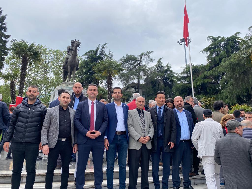 Osmangazi İlçe Başkanımız Sn. <a href="/YasinGOKBURSA/">YASİN GÖK</a> ve Yönetim Kurulu üyelerimiz ile birlikte CHP Osmangazi İlçe Başkanlığı'nın düzenlemiş olduğu #19MAYIS Atatürk'ü Anma, Gençlik ve Spor Bayramı kutlamalarına katılım sağladık.