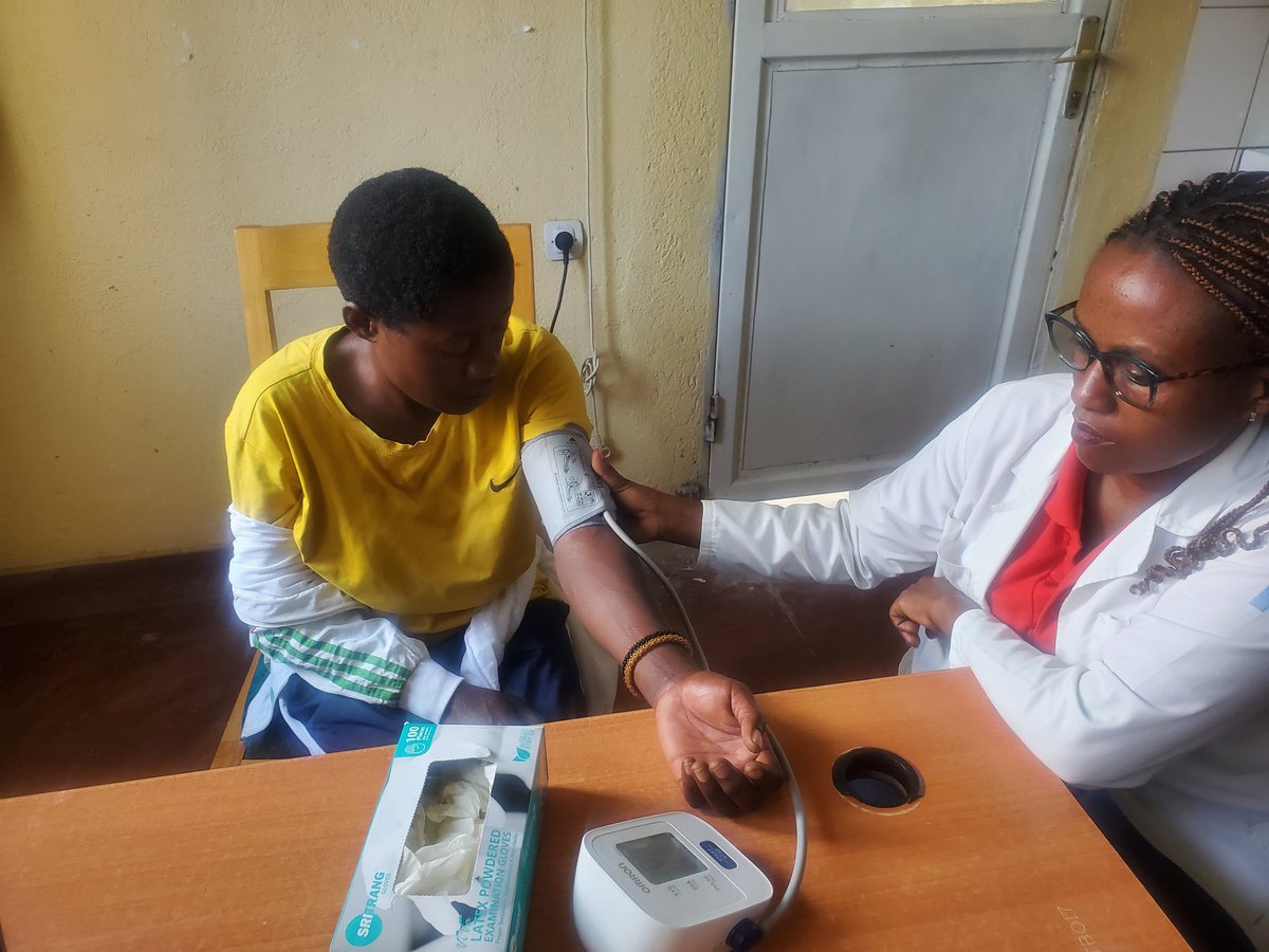 In the wake of #WorldHypertensionDay @Physicians_RW in partnership with @Ruhengerirefer1 conducted an #outreach activity to verify #Hypertension control level at the #NCDs clinic. 

#WorldHypertensionDay 
#BeatNCDs