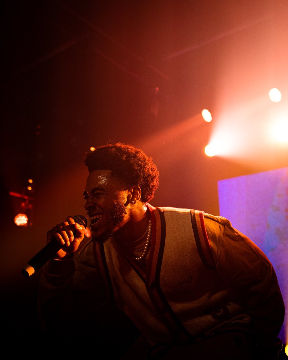 Force à <a href="/MiraiRengy/">Asakura R</a> qui a rebondit depuis le tournage ! Il a ouvert le plateau Loxymore On Stage avec brio ! 

📸 : @ Belvizyon (sur insta)