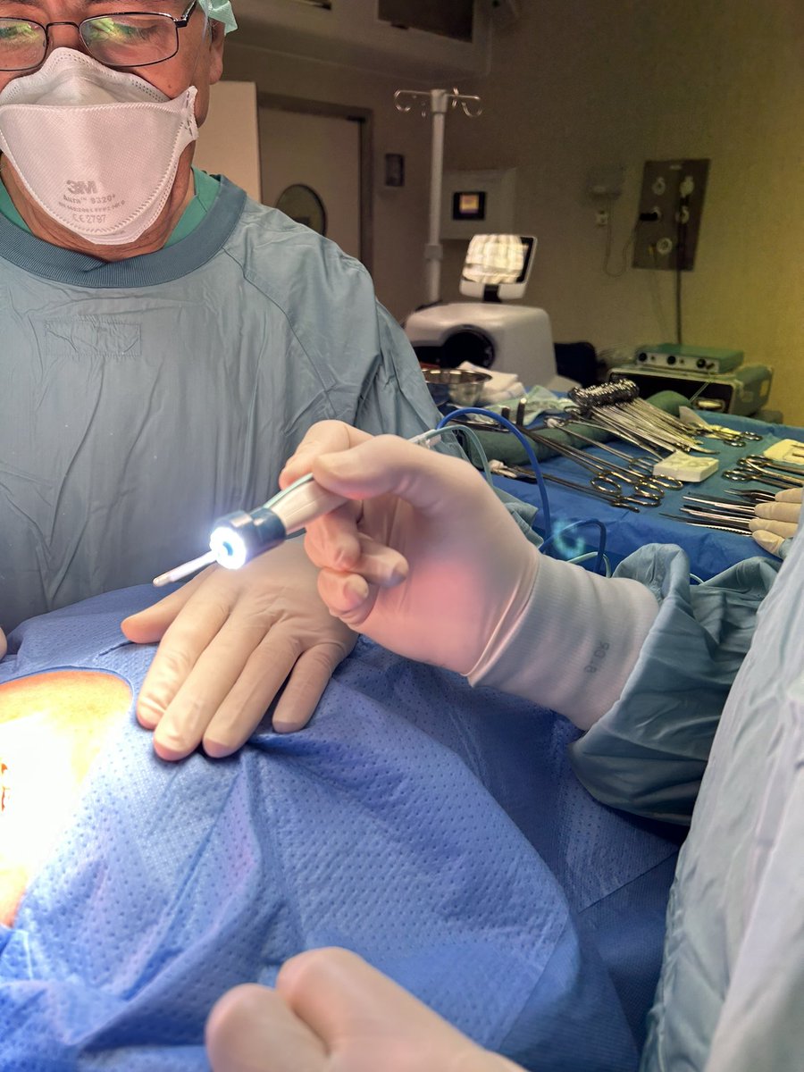 Jose M. Balibrea MD, PhD, FACS (@balibreajose) on Twitter photo Sometimes the light 🔦 is the continuation and the surgeon's hand. Our Surgery Department <a href="/hgermanstrias/">Hosp. Germans Trias</a> developed Rutilight, a simple but innovative device that in my case helps enormously in cervical oncological surgery #SoMe4Surgery <a href="/JFJulian56/">Joan Francesc Julián</a> Sometimes the light 🔦 is the continuation and the surgeon's hand. Our Surgery Department <a href="/hgermanstrias/">Hosp. Germans Trias</a> developed Rutilight, a simple but innovative device that in my case helps enormously in cervical oncological surgery #SoMe4Surgery <a href="/JFJulian56/">Joan Francesc Julián</a>