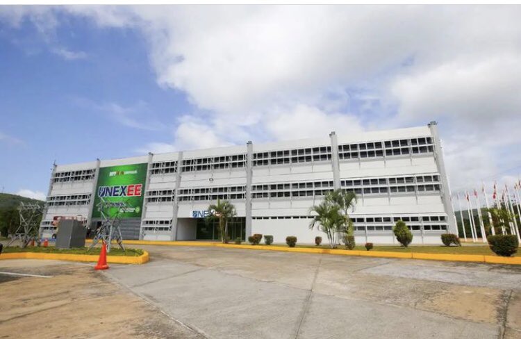 mppeduniv's tweet photo. #EnFotos📸 Presidente @nicolasmaduro inaugura, en el estado Bolívar, la Universidad Nacional Experimental de las Especialidades Eléctricas #Unexee, que promoverá la cultura energética.
#1x10ContactoConElPueblo https://t.co/8Zch9cctp4