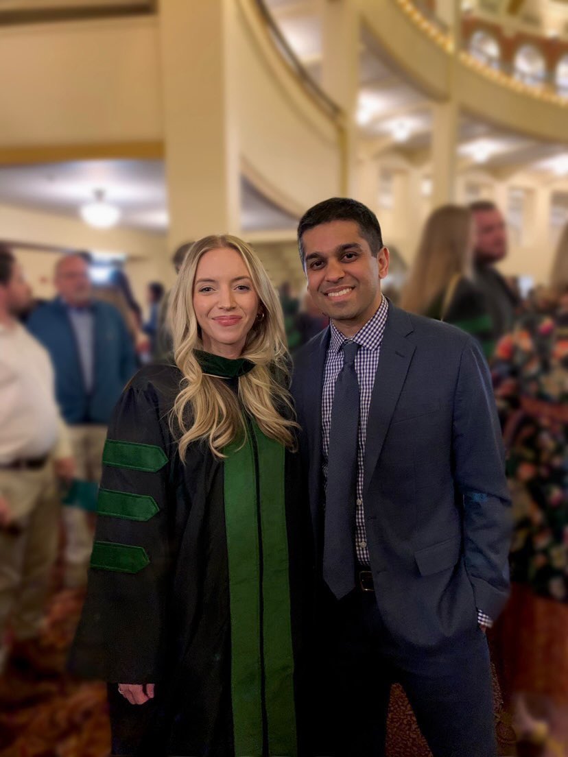 Congratulations to @maddieflitcroft (better known as the lab Chief Vibes Officer) on her med school graduation! Dr. @anaikothari had the tremendous honor of being her guest hooder 🎉 @MedicalCollege @mcwsurgery @mcwurology