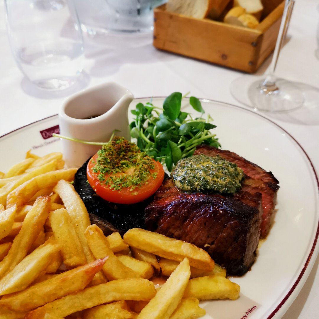 Lunch for steak lovers is covered with our @AubreyAllen Sirloin Flatiron. Grass fed, dry-aged and so delicious - find out more about our beef here > bit.ly/AABeefBlog #LoveLeam #Bistro