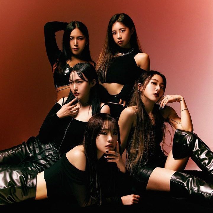 • PRIME QUEENZ

Members: Groovy, Roar, Yujin, Hella, and Curvy.

- Female counterpart of SMF participants, PRIME KINGZ.