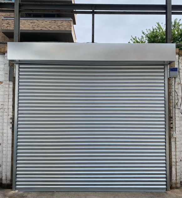 AbacusShutters's tweet photo. Hey everyone! We hope you had a great weekend! 🌞

It's time for a #beforeandafter photo!

Before, the shutter was dull and had a nasty gap that thieves could easily exploit. After, it looks much better, and the gap is history!

#rollershutters #Security #london #homecounties https://t.co/OFXJVMOrQE
