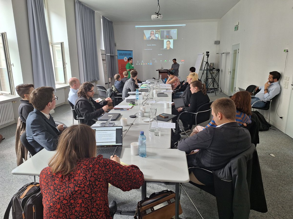 p_chiocchetti's tweet photo. Exciting presentations and discussions on political culture & culture politics taking place at the 2023 annual conference of the Arbeitskreis Groรbritannien-Forschung at @GBZ_HUBerlin #BritishStudies https://t.co/otpVc3VrLh https://t.co/iktADR9uV4