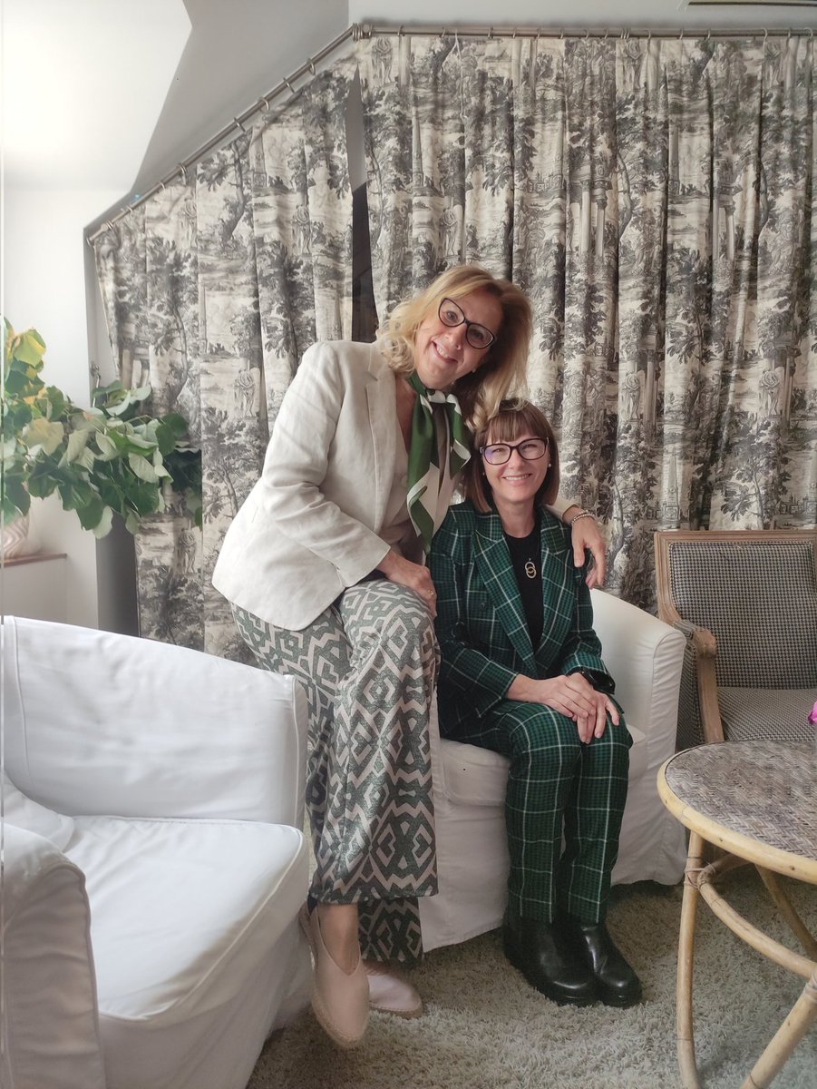 SERMEF_es's tweet photo. Nueva presidenta 2024-2028 la Dra Helena Bascuñana @hbascunana le damos la bienvenida y le deseamos lo mejor en esta nueva andadura. #sermef23 https://t.co/5EtRGo7ZjK