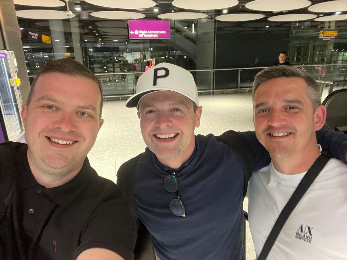 <a href="/antanddec/">antanddec</a> Hi, we met Dec recently on flight back from Portugal, it’s was an absolute pleasure, would love to be part of the 20th series… 😍 #essexantanddec